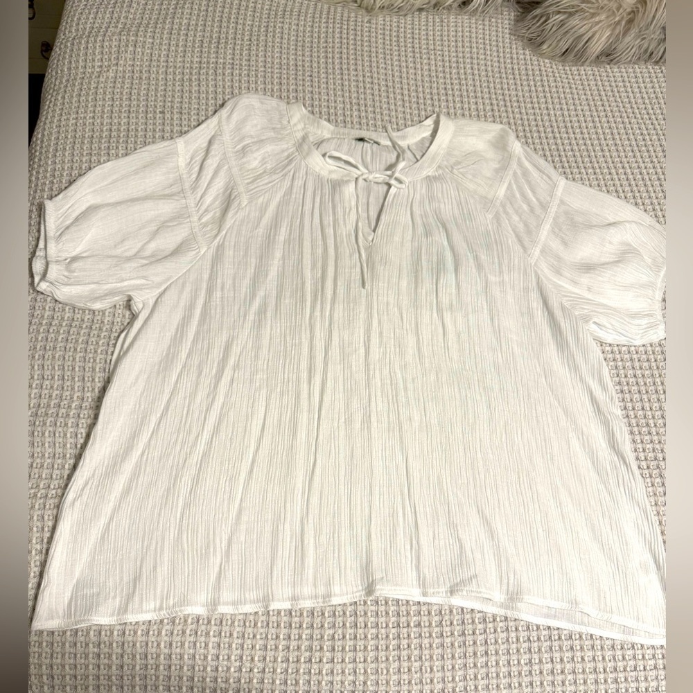 NWOT Wonderly White Women's Top Size XXL